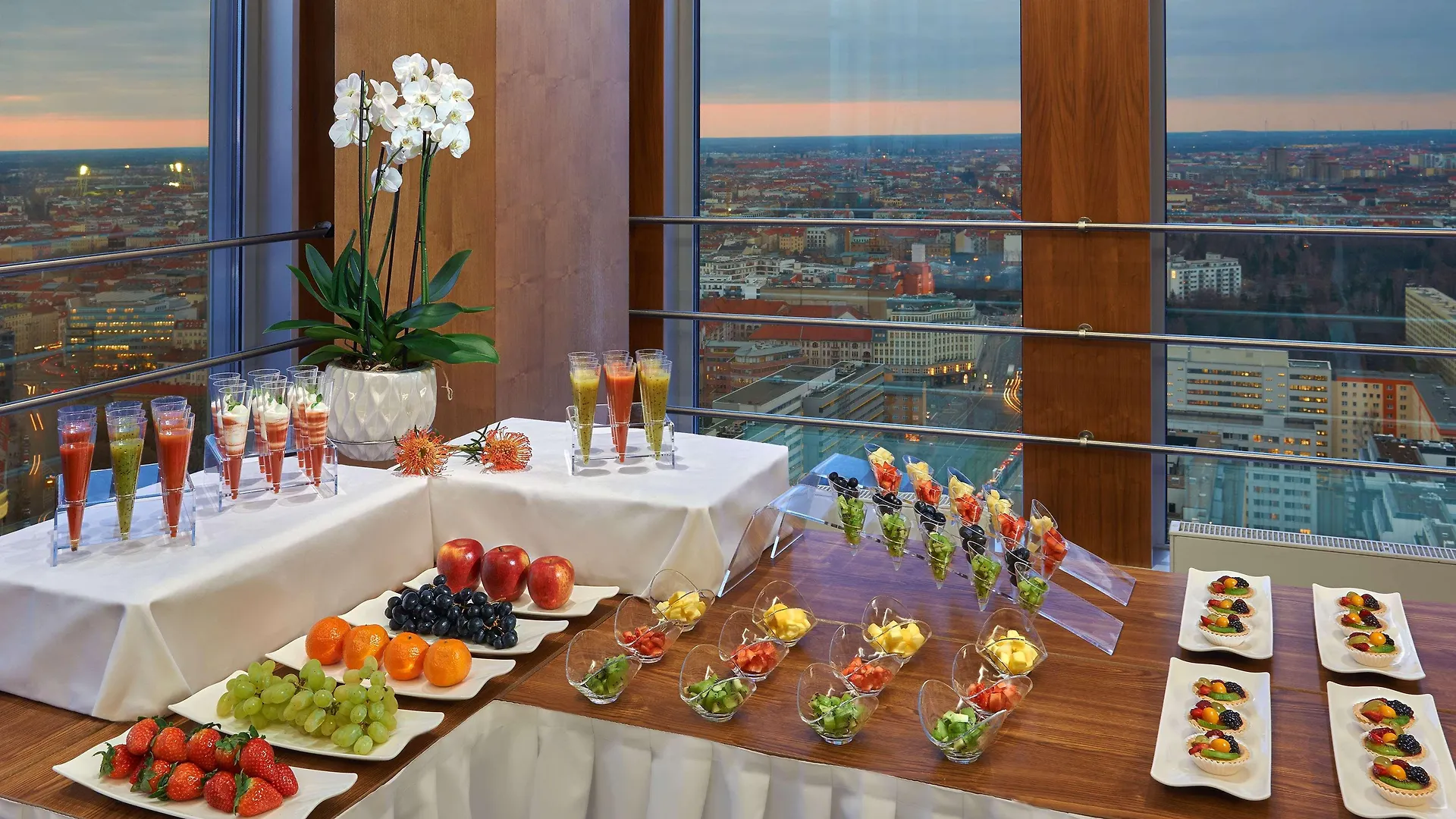 Отель Park Inn By Radisson Berlin Alexanderplatz
