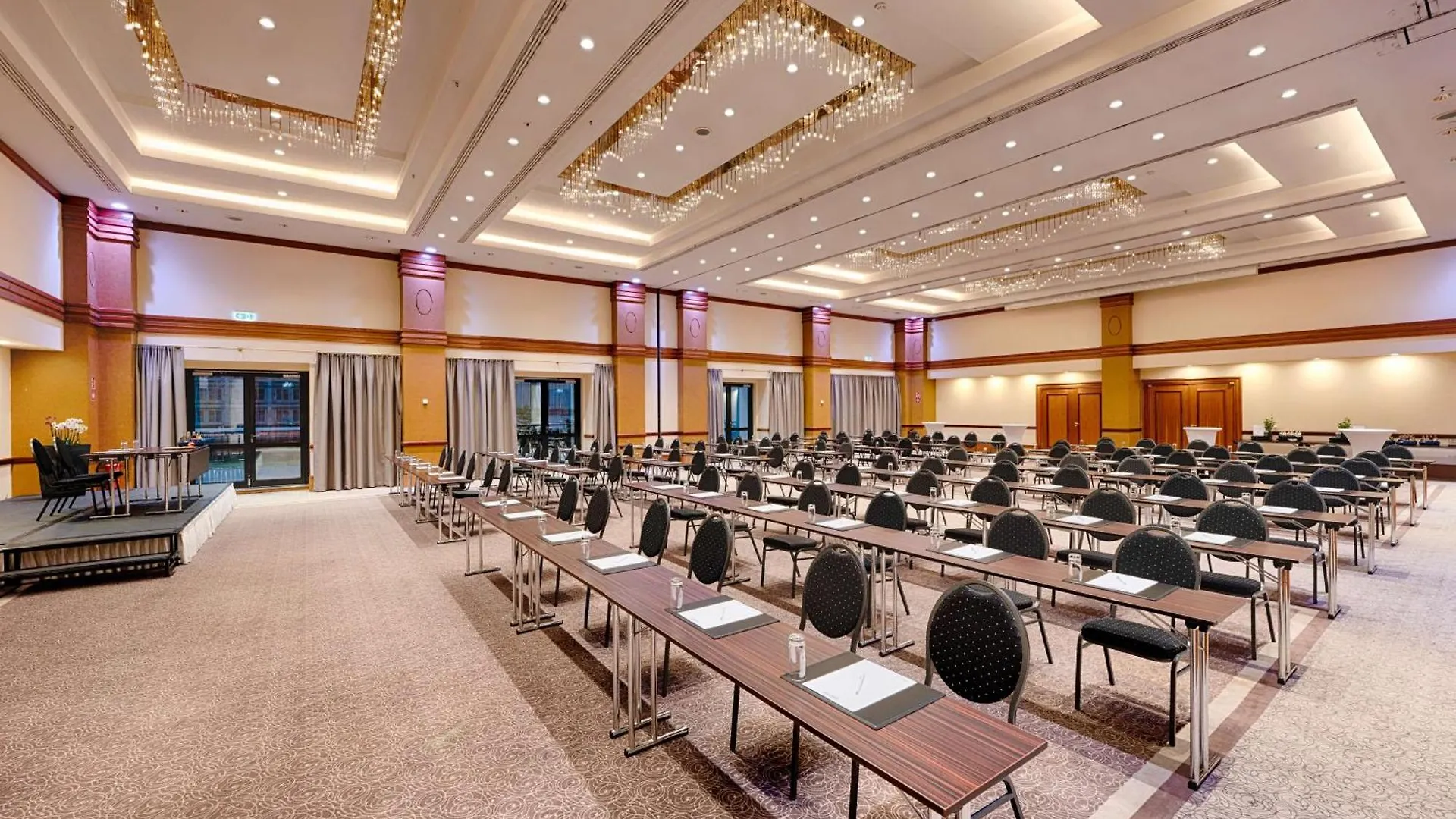 Park Inn By Radisson Berlin Alexanderplatz 4*,