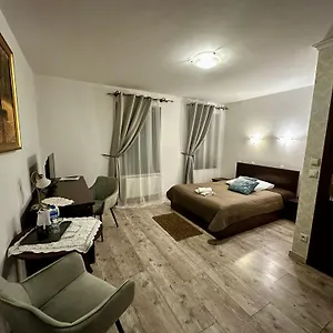 Hotel Dworek Zloty Rog I Restauracja ***