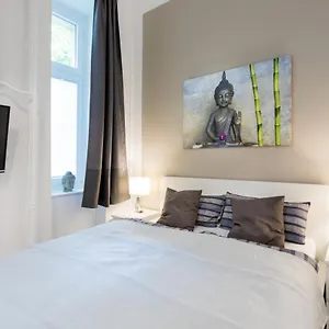 Apartment The Duesseldorfer, 1 Bedroom 1 Living Up To 4 People, Berlin