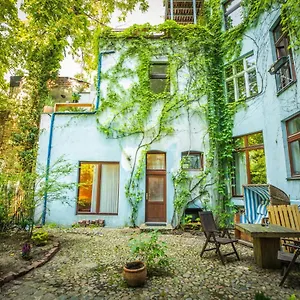 Apartment Eigenart, Berlin