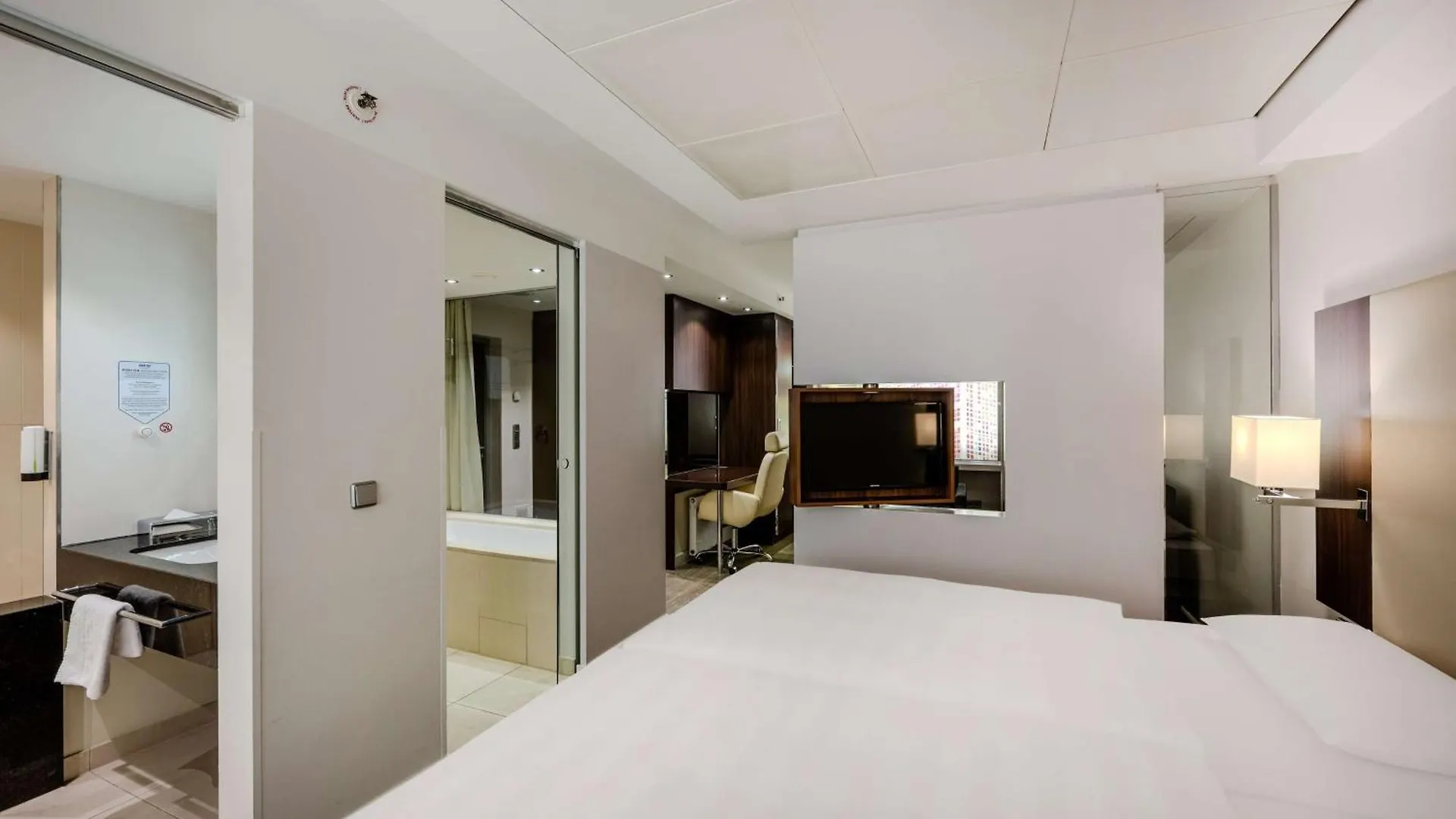 Park Inn By Radisson Berlin Alexanderplatz 4*,  Germany