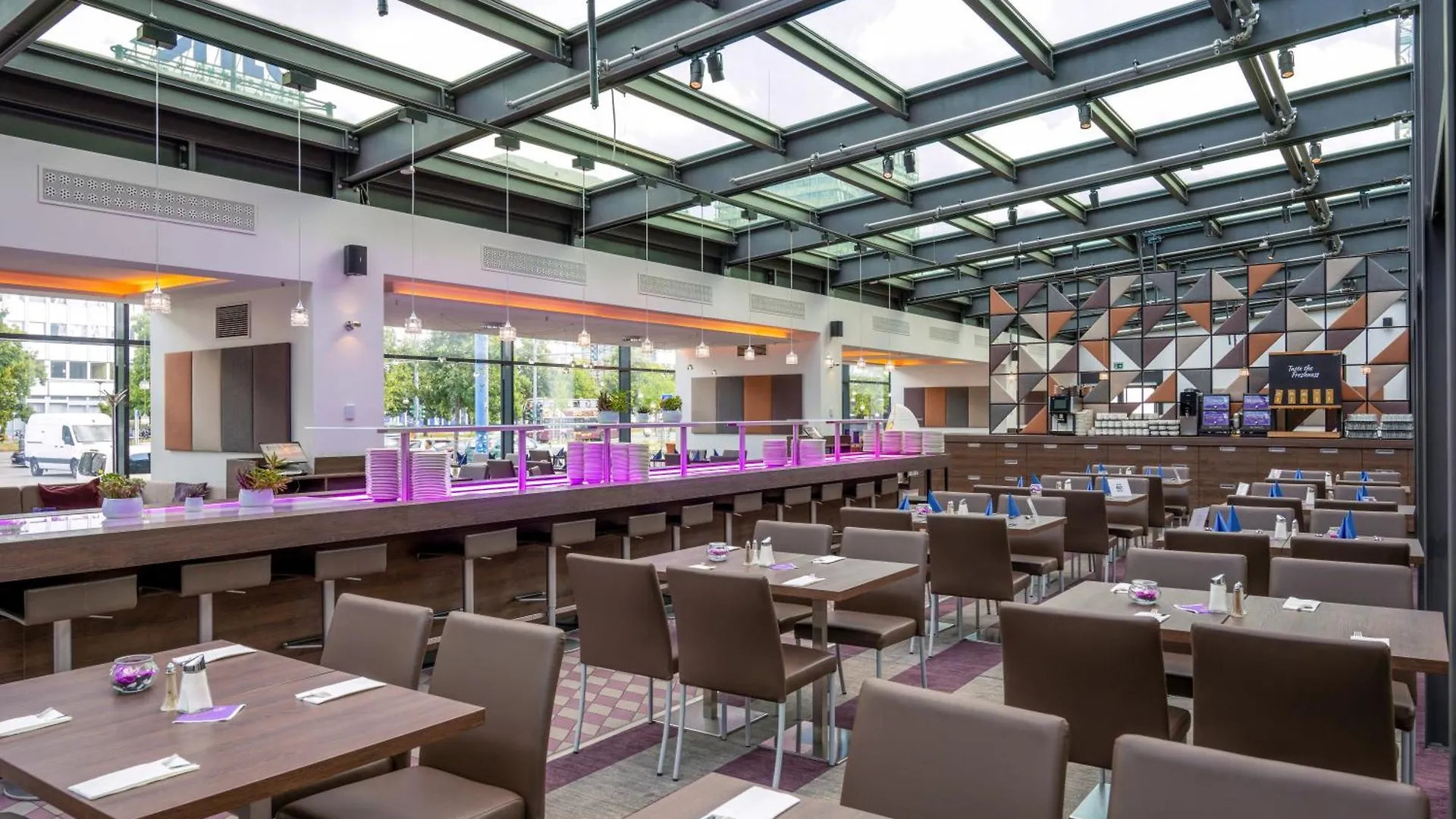 Отель Park Inn By Radisson Berlin Alexanderplatz