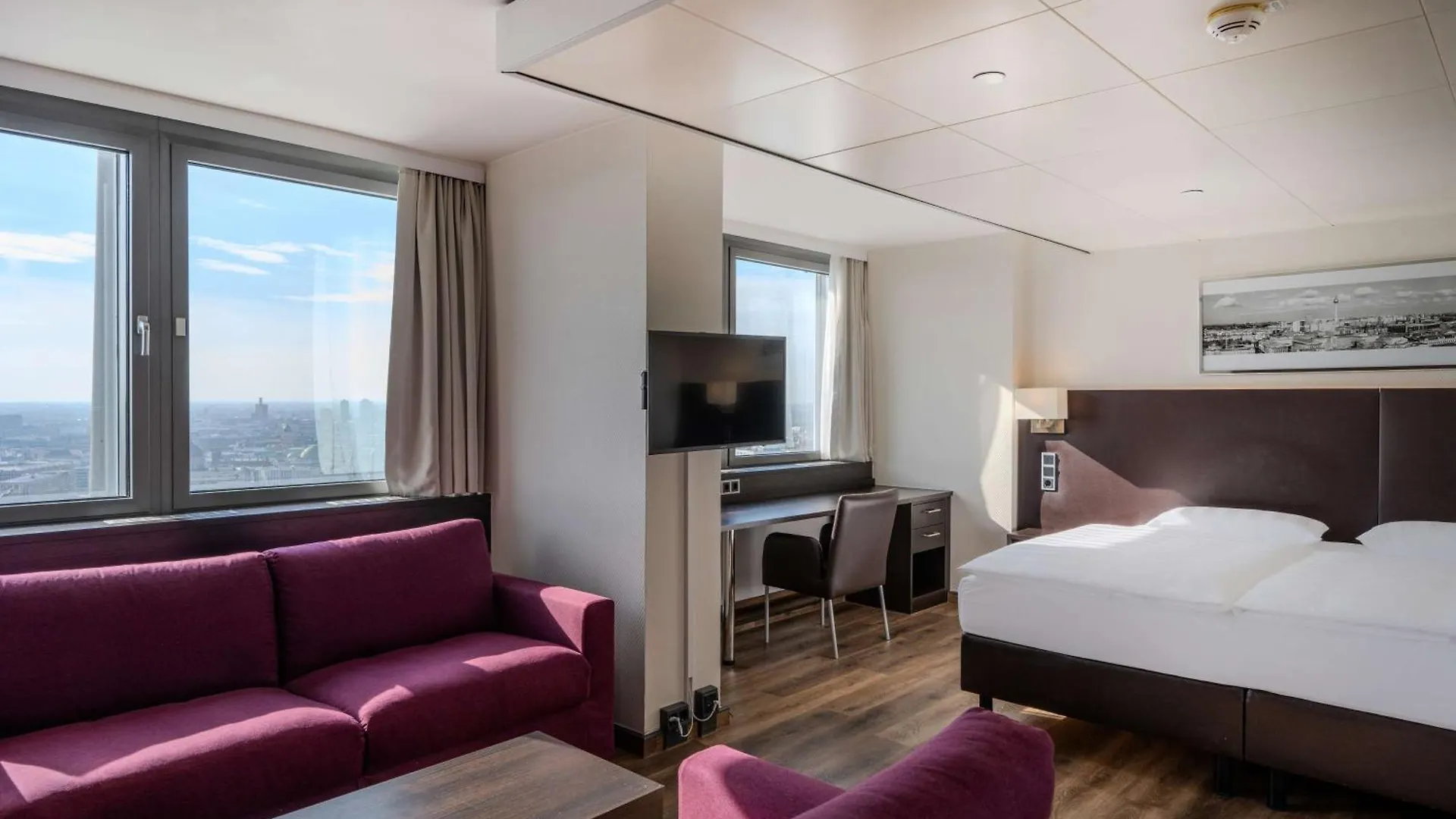 Park Inn By Radisson Berlin Alexanderplatz 4*,  Německo